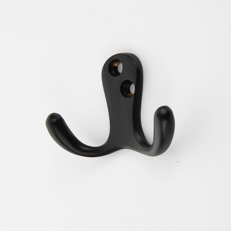 Crochet de salle de bain mural en laiton